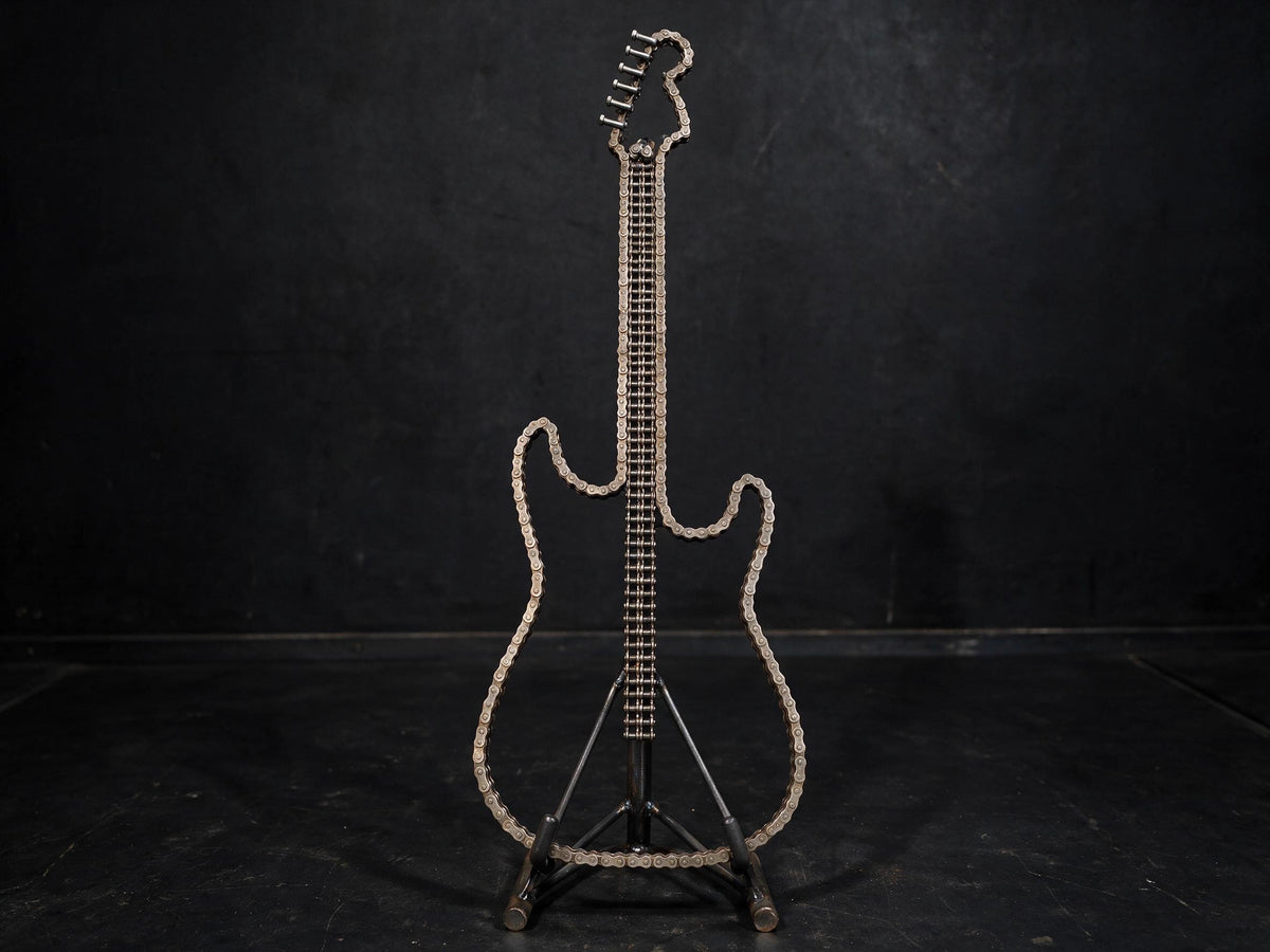 Stratocaster with Chain neck